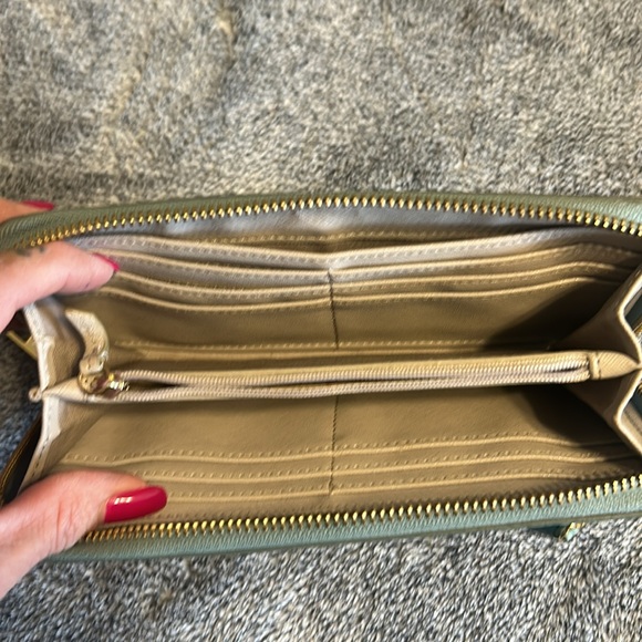 Fossil wallet. Good condition, and no stains inside - Picture 4 of 4